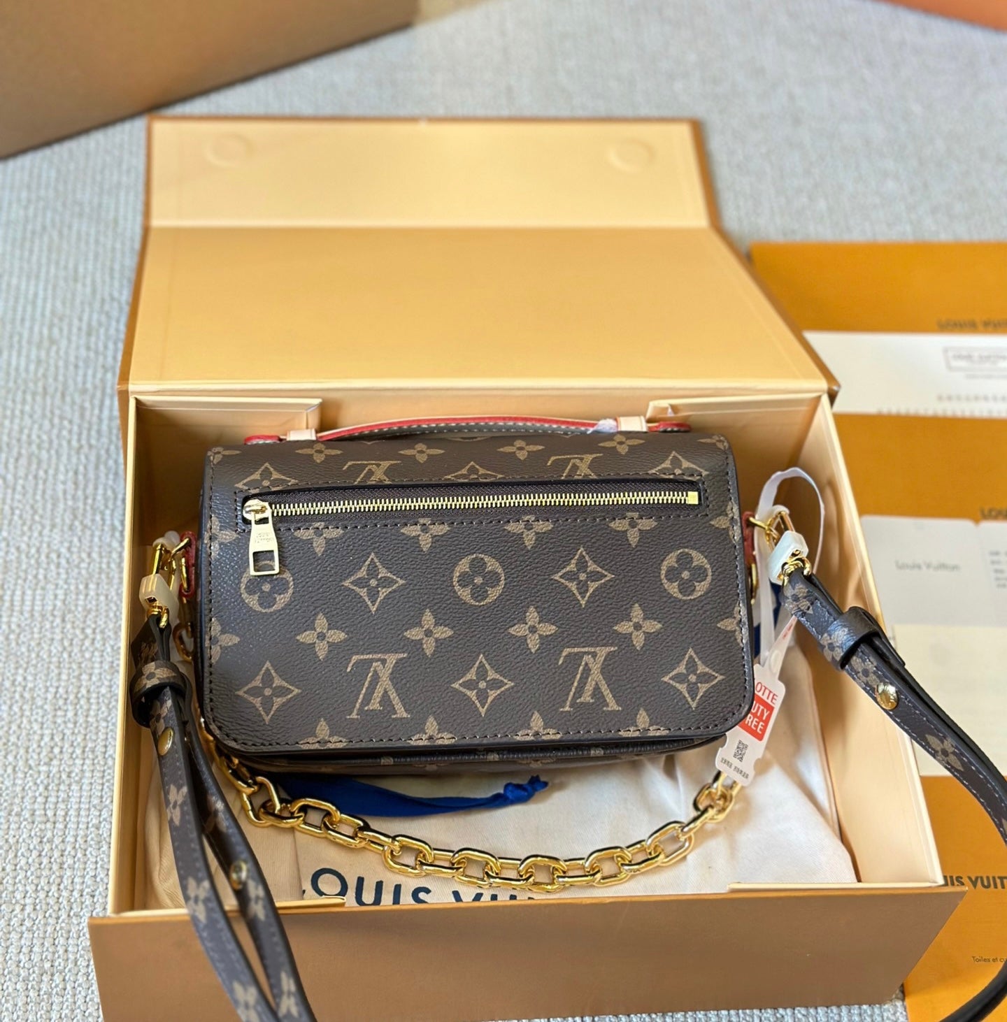 LV