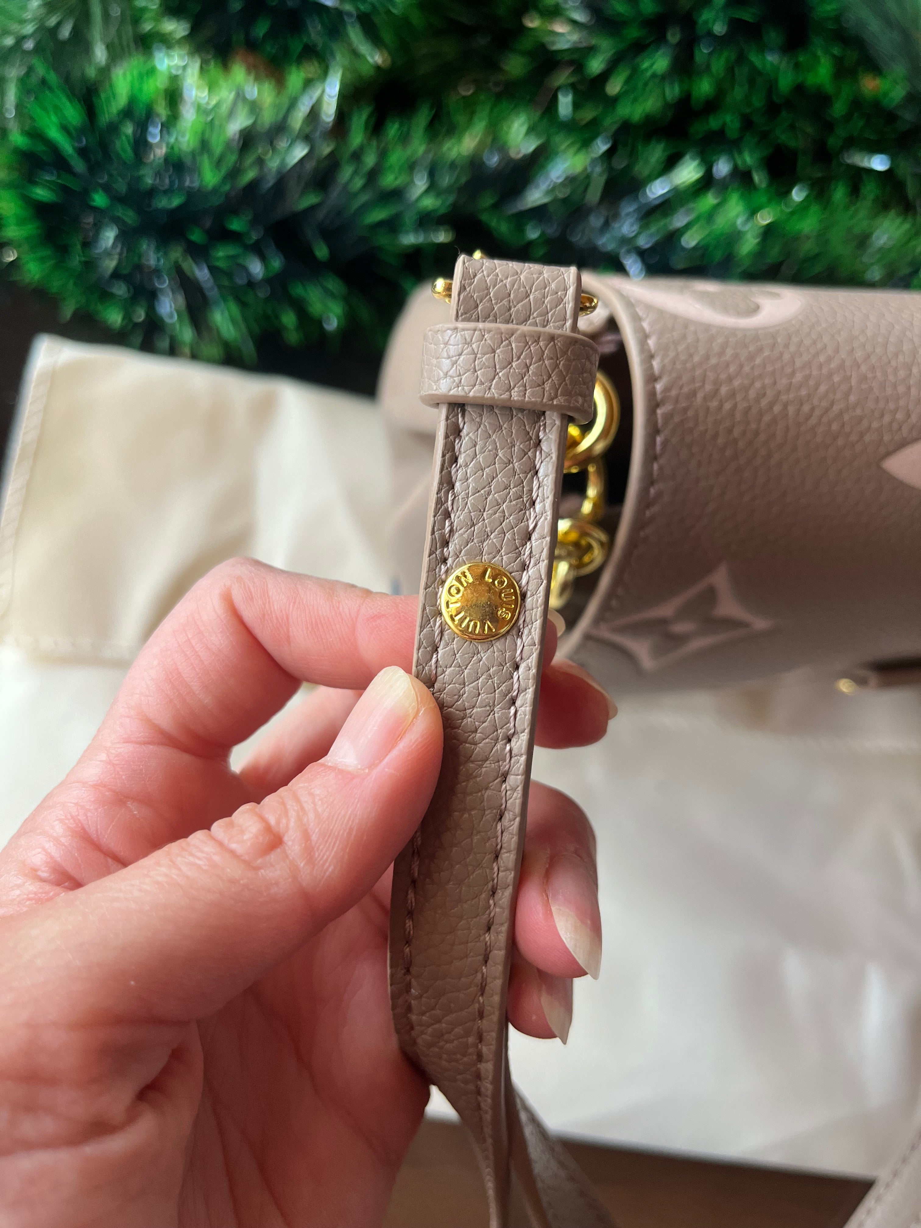 Cartera Beige LV