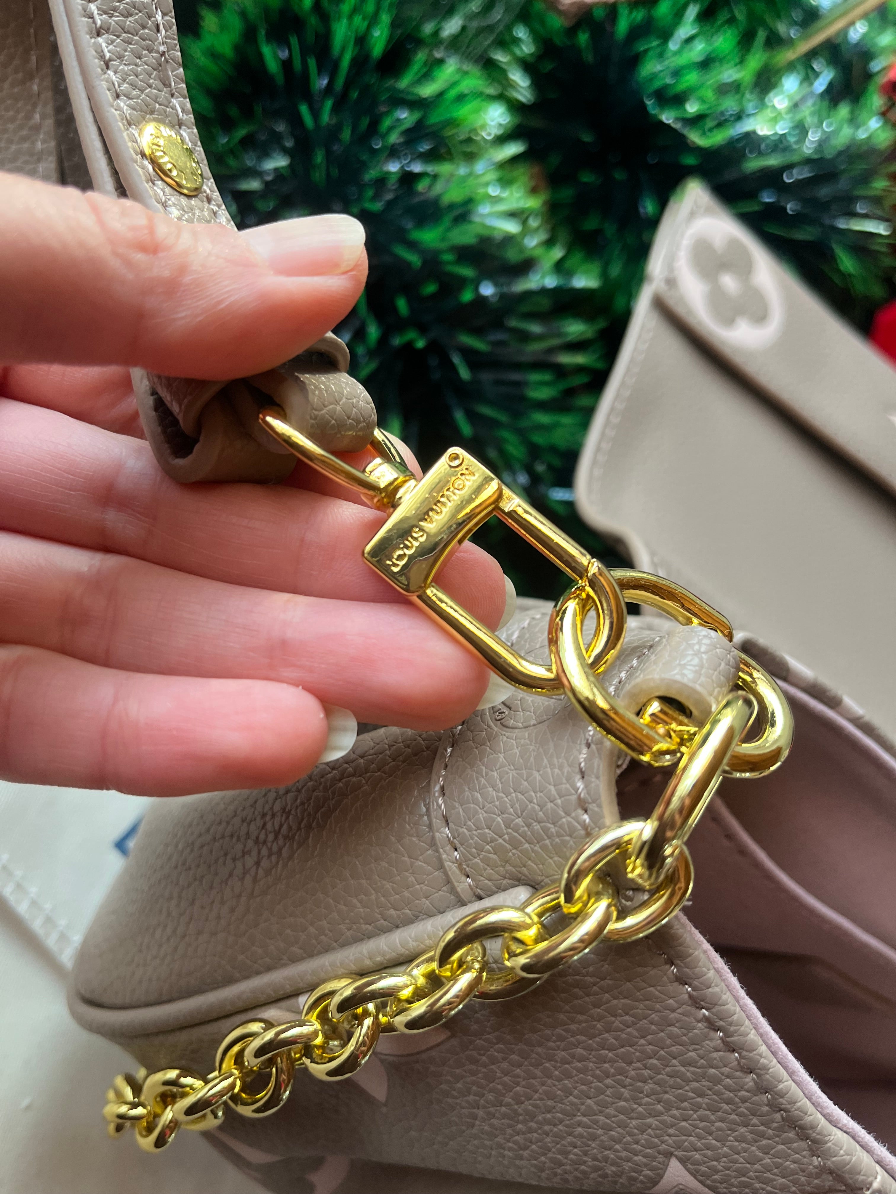 Cartera Beige LV